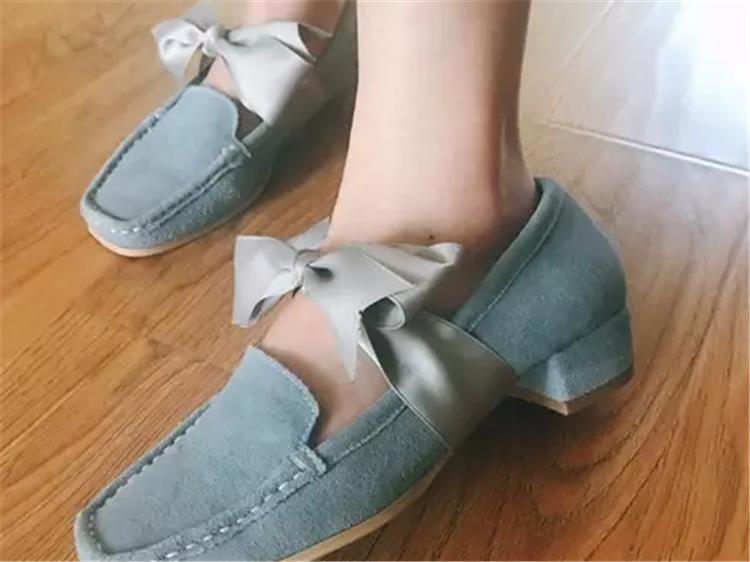 鞋子总是掉,鞋子老是掉跟是怎么回事