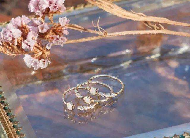 欢迎吸血鬼夫妇加入，黄金回收计划启动