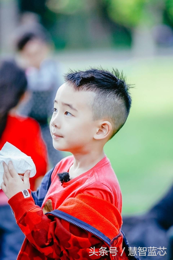 应采儿jasper晒作业,应采儿晒jasper劲歌热舞视频