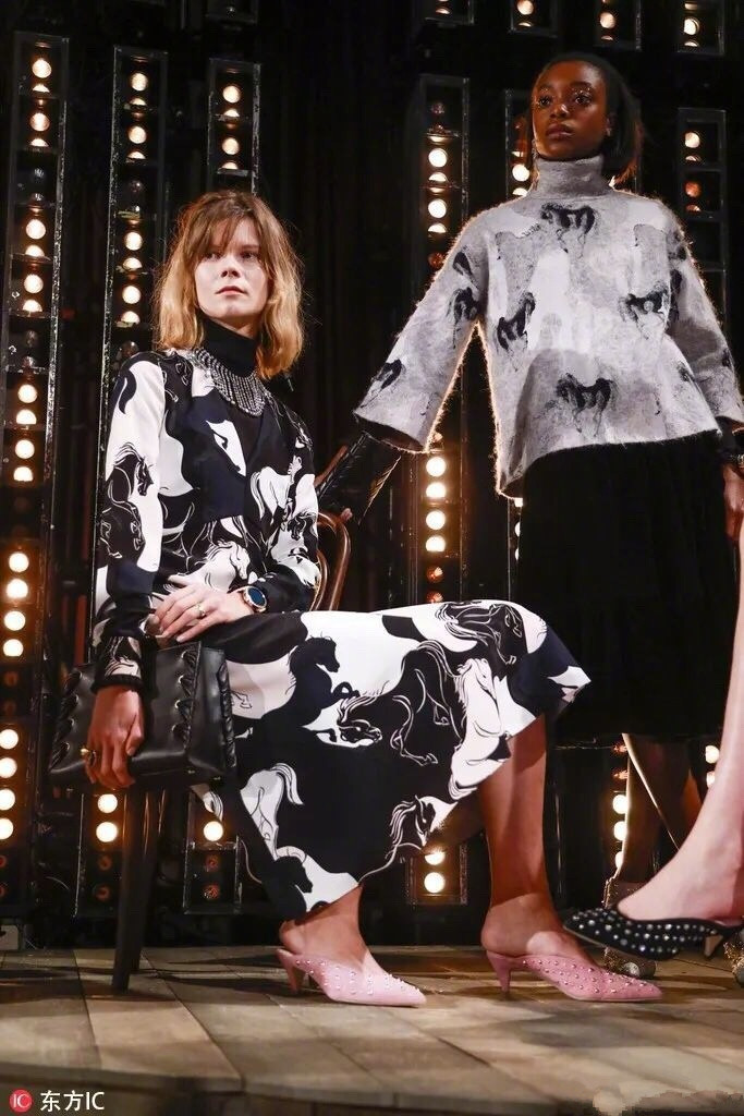 郑秀妍出席巴黎时装周2020年,郑秀妍巴黎时装周王者归来