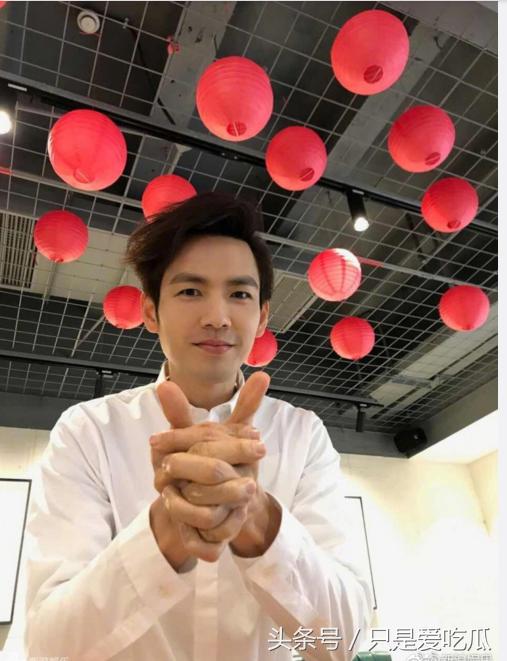 众星齐解锁2018新手势，看手的时候到了