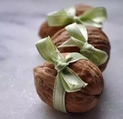 吃完果仁，也不能放过剩下的果壳，幼儿园手工装修