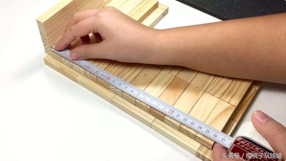 手工diy给芭比娃娃做床,手工芭比娃娃的床怎么做