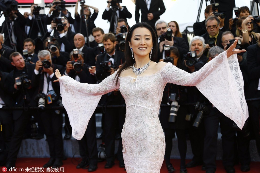 戛纳红毯|照这个趋势，村口剃头王大爷都能够出征戛纳了！