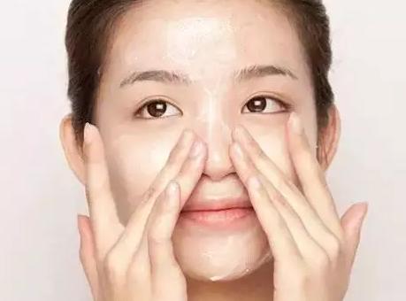 用什么洗脸才能变嫩白,坚持一周这样洗脸皮肤真的超好
