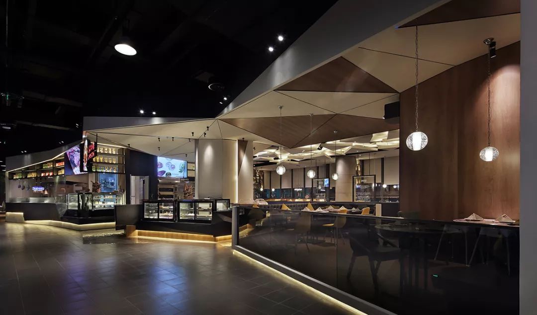 艺鼎新作｜钻石般璀璨的格调空间，牛扒馆很“牛”！