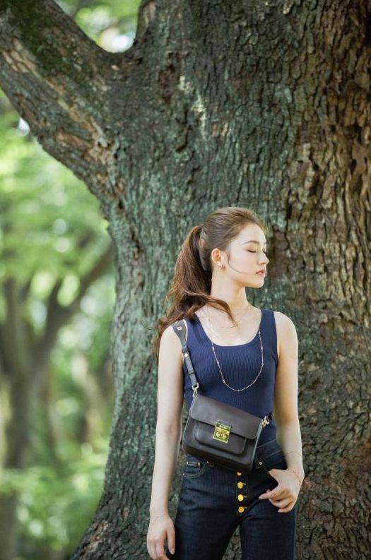 老娘再也不想撞包了！这5款冷门轻奢包一般人我不告诉她！