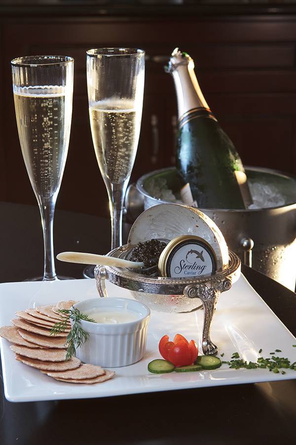 顶级鱼子酱是什么鱼产出来的,世界顶级鱼子酱到底是什么味道