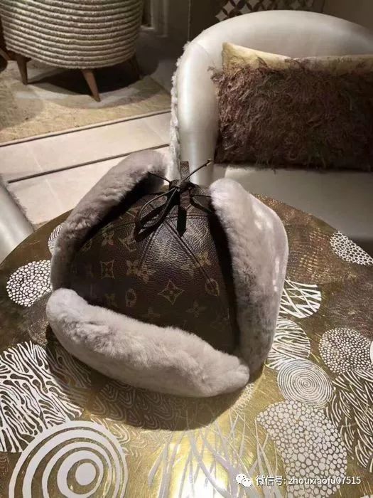 「周小福」「福夸」｜LV雷锋帽，夸大到不好意思戴出门……