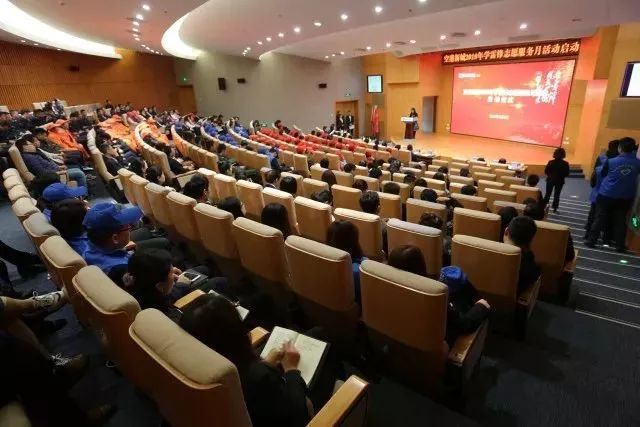 弘扬雷锋精神志愿服务暖人心,志愿者在行动践行新时代雷锋精神