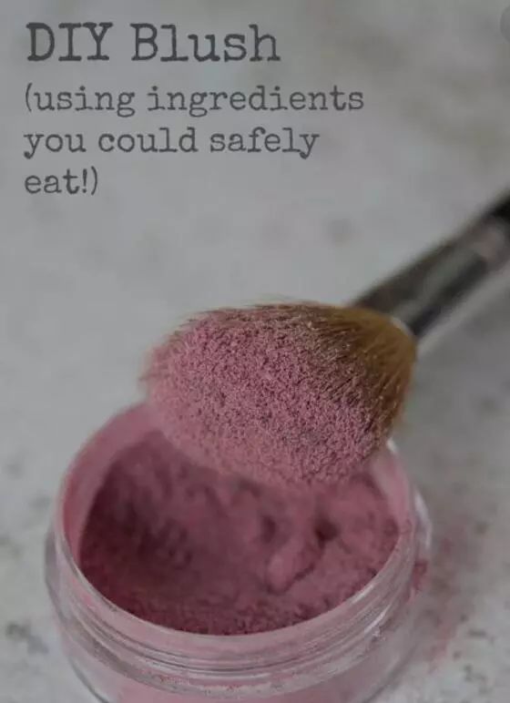 今儿你们都去买买买吧，在厨房打败Gucci、Channel美妆的事放着我来（附8个自制美妆方子）