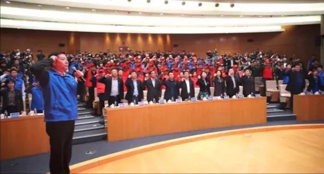 弘扬雷锋精神志愿服务暖人心,志愿者在行动践行新时代雷锋精神