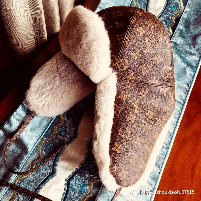 「周小福」「福夸」｜LV雷锋帽，夸大到不好意思戴出门……