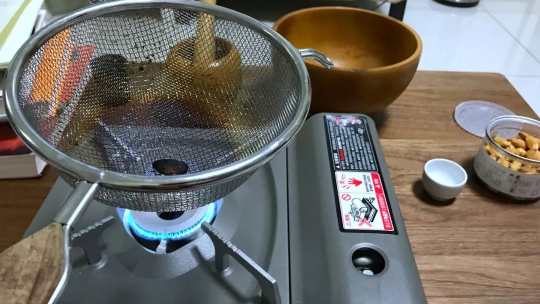 今儿你们都去买买买吧，在厨房打败Gucci、Channel美妆的事放着我来（附8个自制美妆方子）