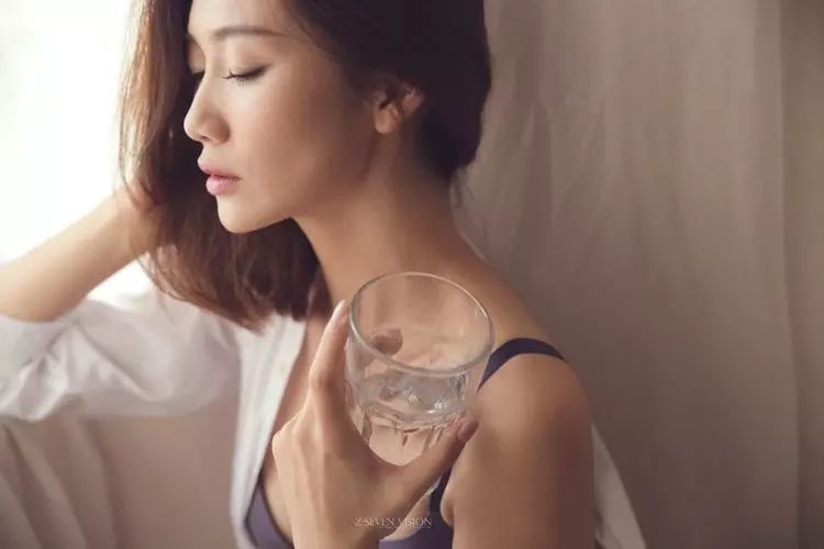 嘘悄悄告诉你,嘘悄悄英文