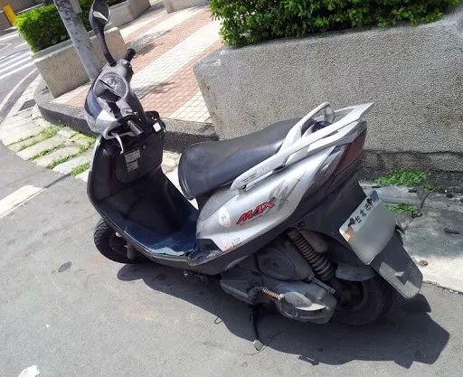 为“鬼火”正名这真不是一款只会翘头炸街的破踏板丨侃趣