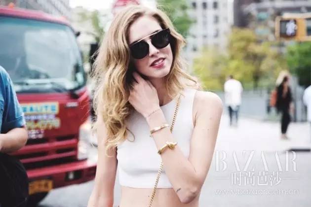 杨幂同款墨镜迪奥 (宋茜杨幂经典款手袋)