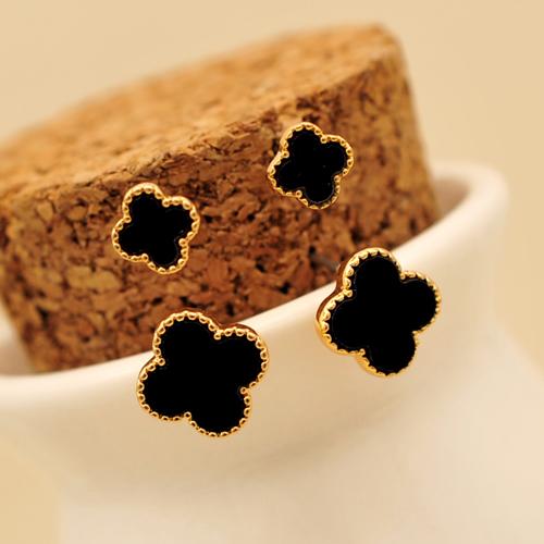 黄色配上黑色,黄色配黑色的穿搭