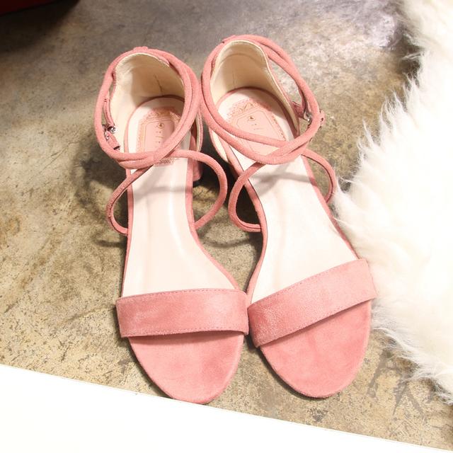 夏日必备时髦鞋履,春夏鞋履系列一览女士减龄