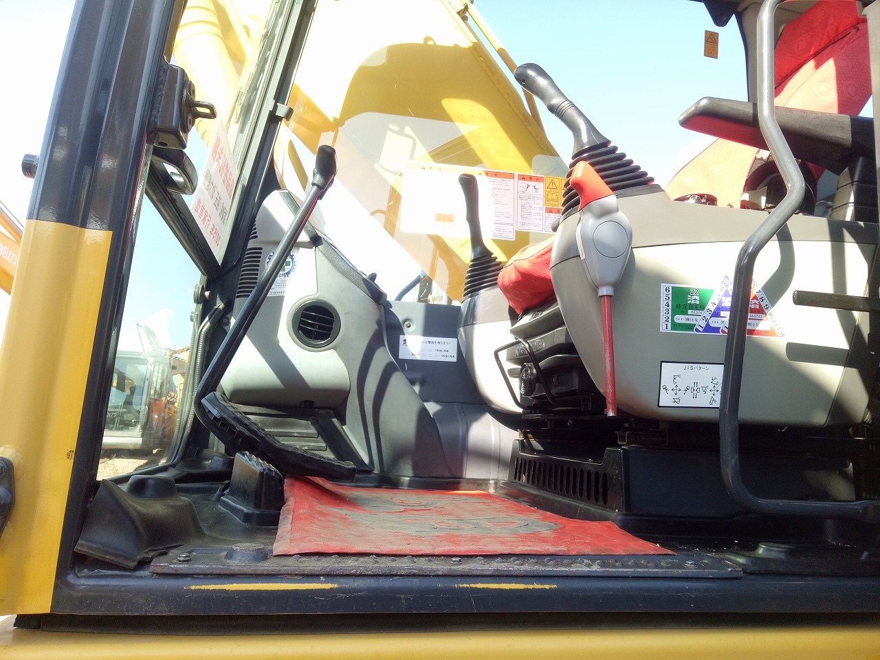 二手20万左右的小松210挖掘机,小松pc210-8和pc200-8区别