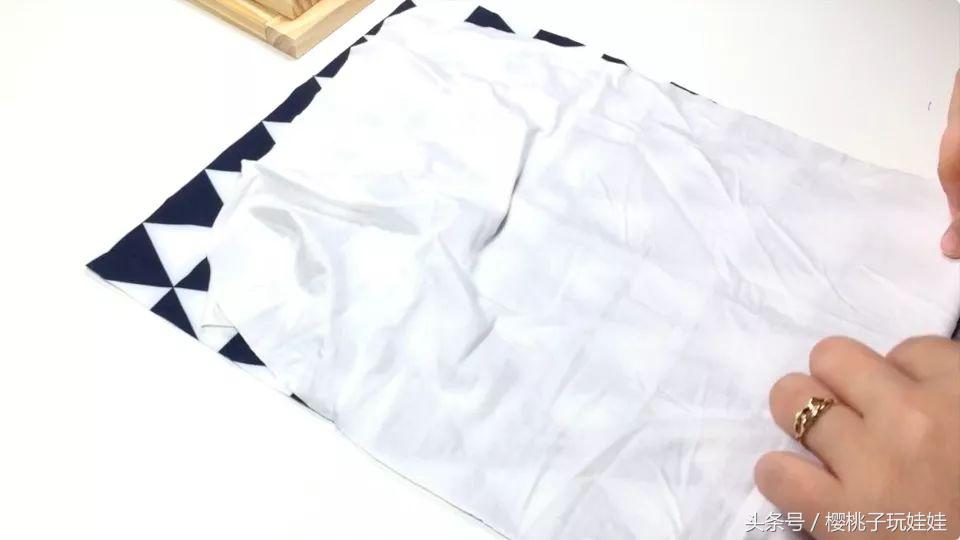 手工diy给芭比娃娃做床,手工芭比娃娃的床怎么做