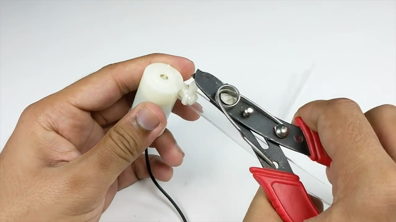 手工制作饮水机教程不用塑料水瓶,塑料瓶做饮水机简单的方法