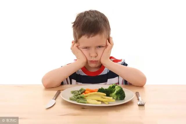 四种普通食物巧给孩子治抽动症,不要认为给孩子多吃是好事