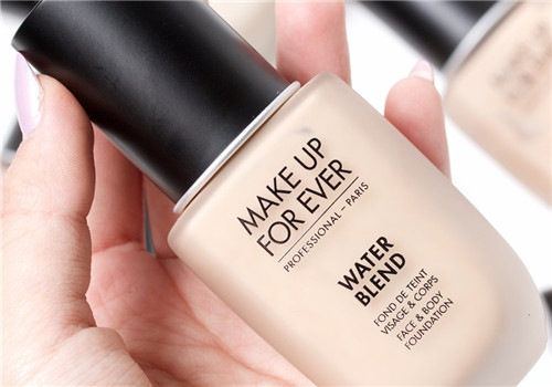 大牌粉底护肤品推荐,化妆品必买清单粉底液