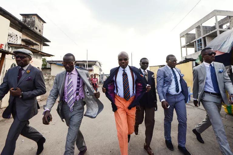 非洲贫民窟的时尚经：即使住最破的垃圾堆里，也穿着最骚的阿玛尼