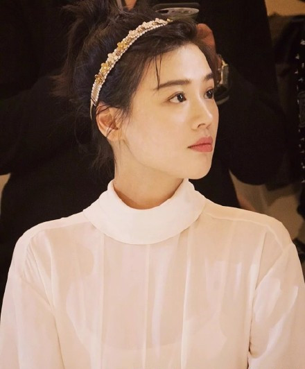 马思纯时装周,马思纯西装背头出席巴黎时装周