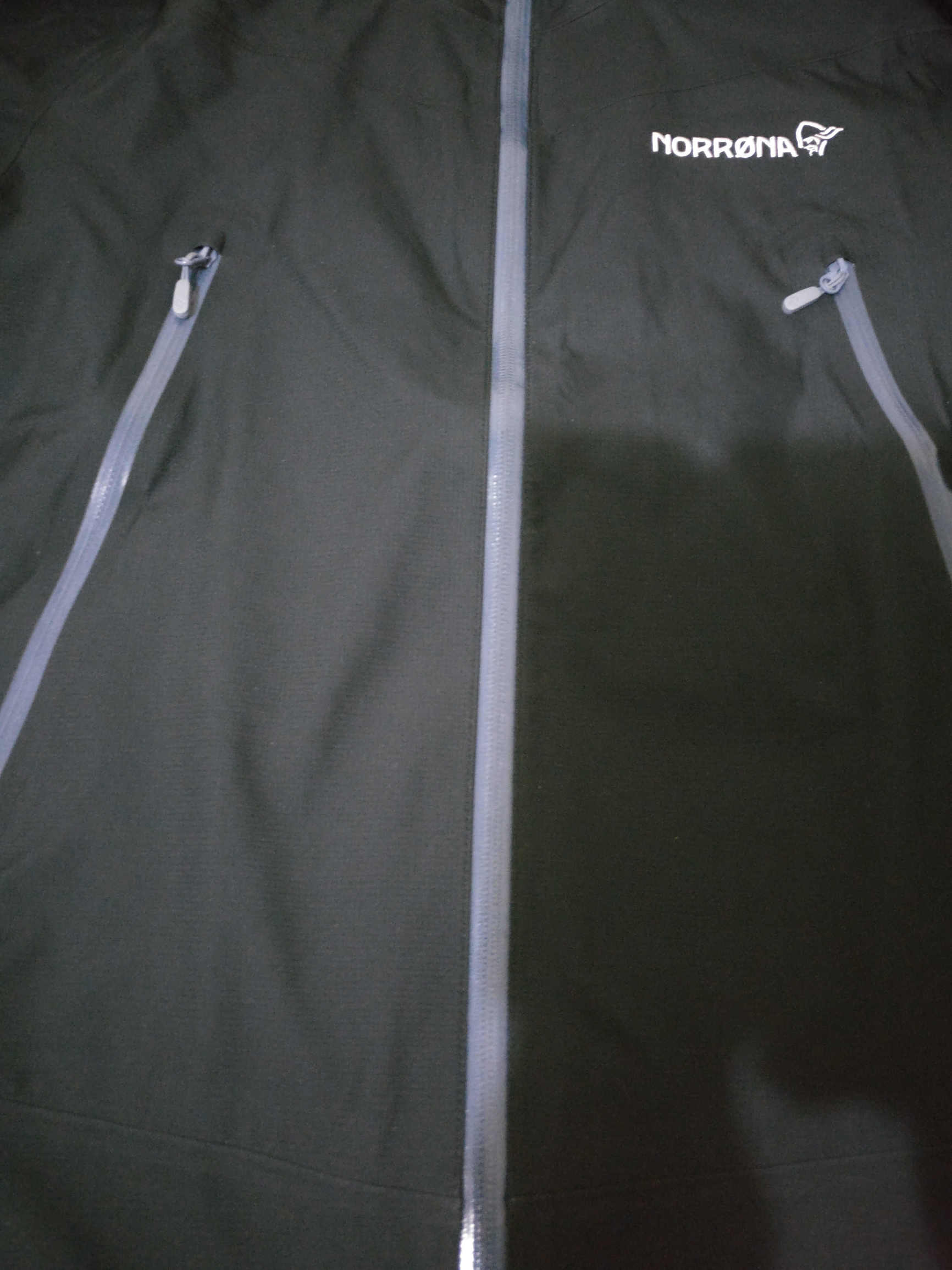 性能媲美始祖鸟的冲锋衣,除了始祖鸟还有哪些冲锋衣能够买