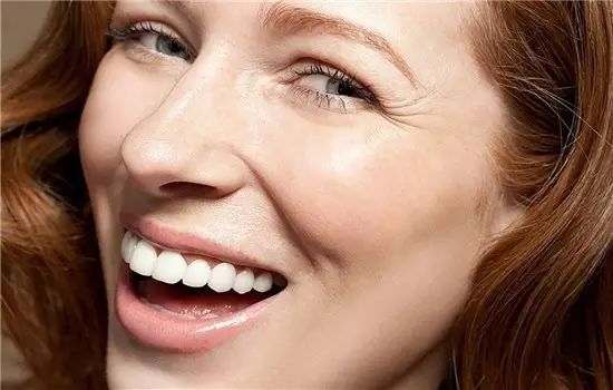 如何判断自己的眼睛的年龄,听说从一个人的眼睛能够看出年龄