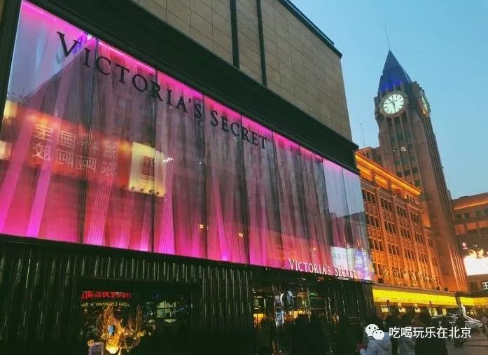 这座美食地标、洗刷了王府井小吃街坑游客的骂名