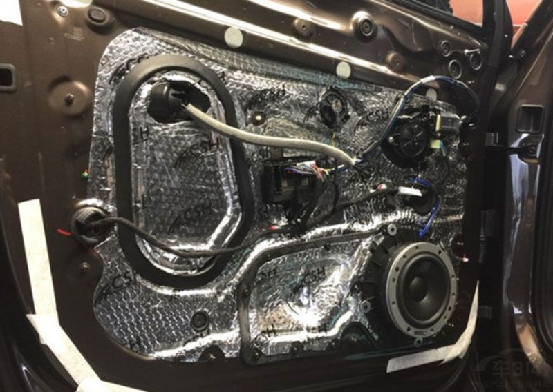 奥迪q7升级bose音响,老款奥迪q7音响改装案例