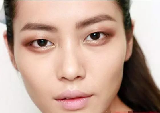 刘雯同款眼妆大全,刘雯单眼皮化妆