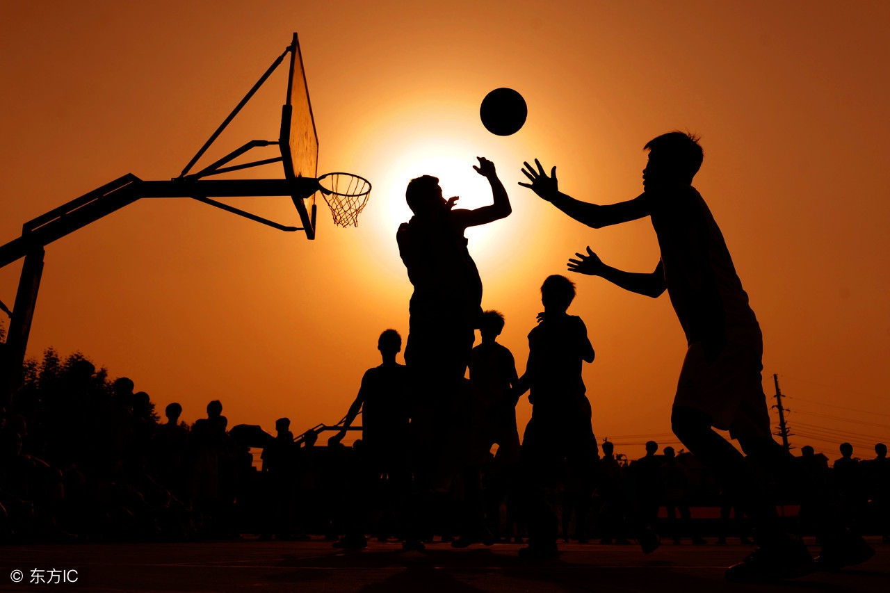 nba球员单手扔球练习,球员能够在禁区用手吗