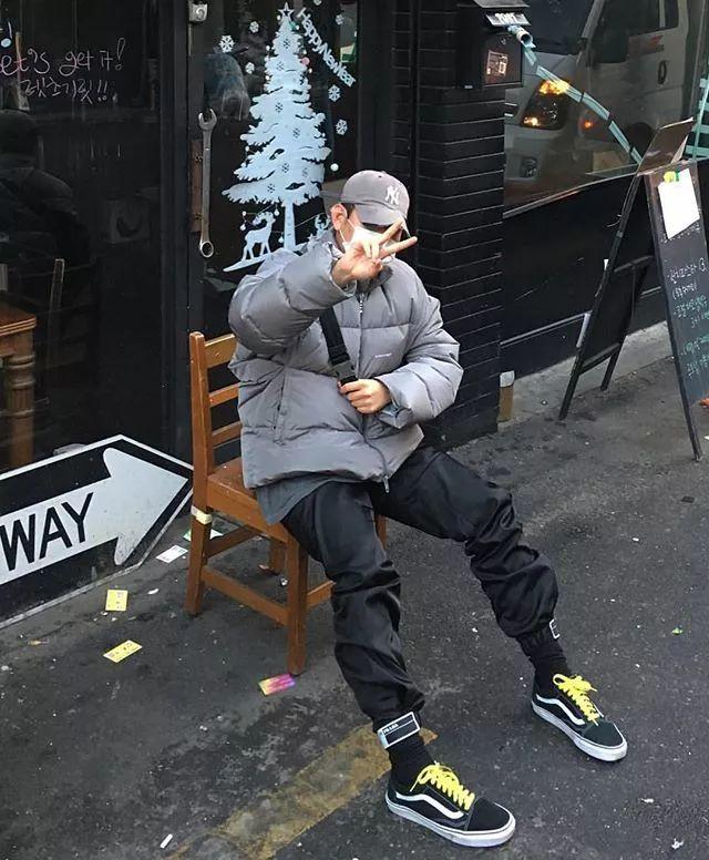 想骚还能买得起，开学这么穿让你告捷撩到学妹哦