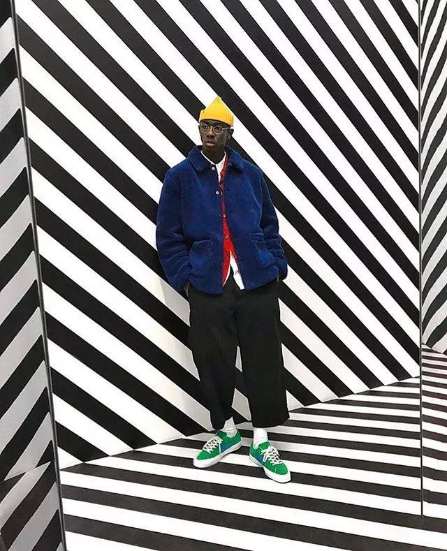 想骚还能买得起，开学这么穿让你告捷撩到学妹哦