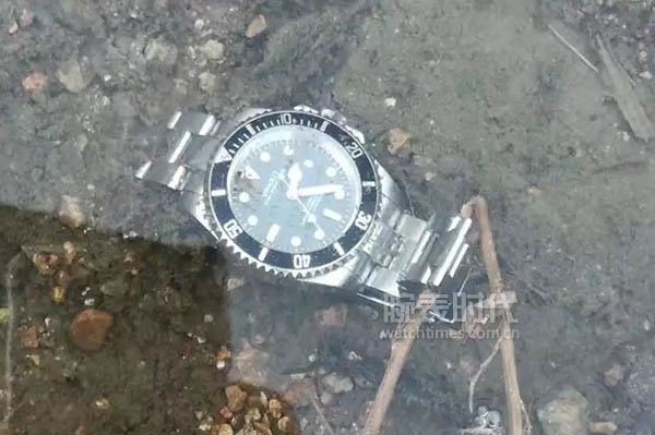 劳力士绿水鬼扔进水里,劳力士黑水鬼真实事件