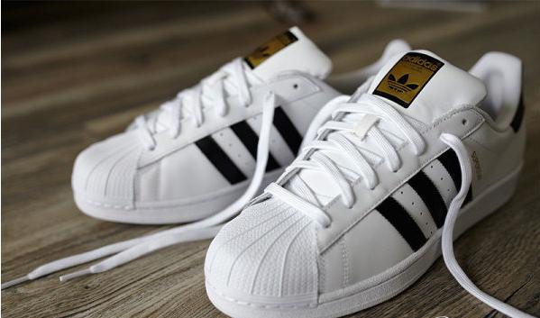 百搭运动鞋女品牌,合适女生穿的舒服运动鞋推荐