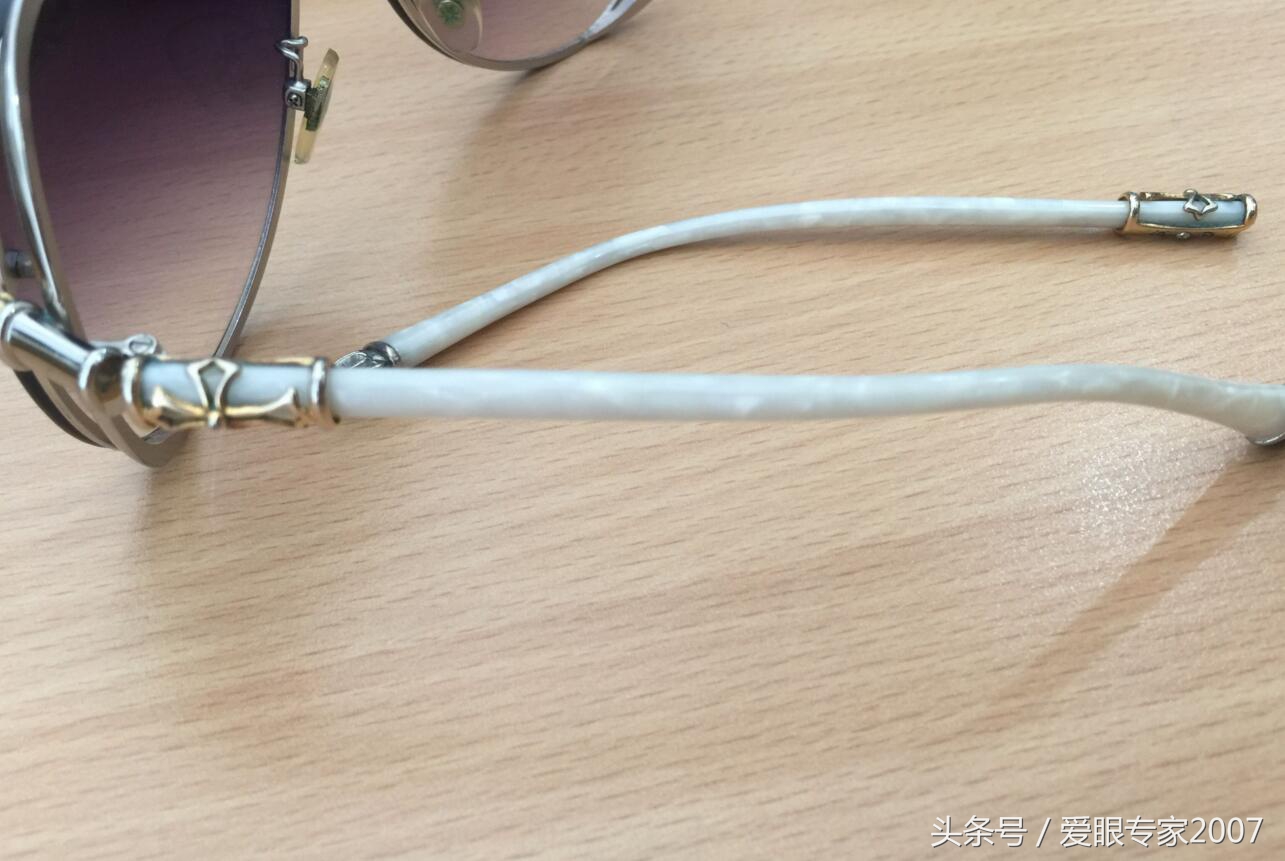 克罗心墨镜的镜片,chromehearts克罗心半框眼镜