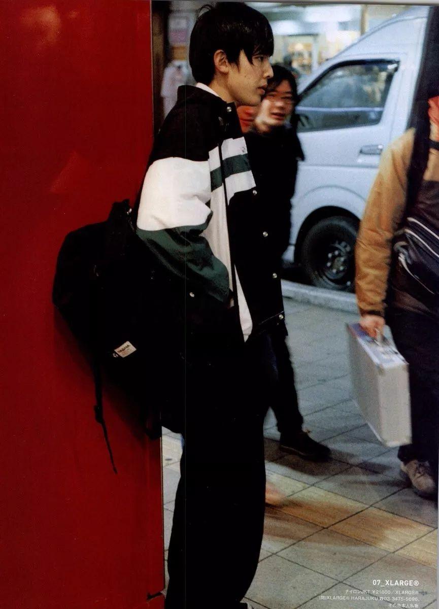 想骚还能买得起，开学这么穿让你告捷撩到学妹哦