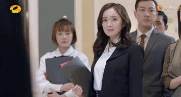 杨幂谈判官穿着,杨幂谈判官服装造型