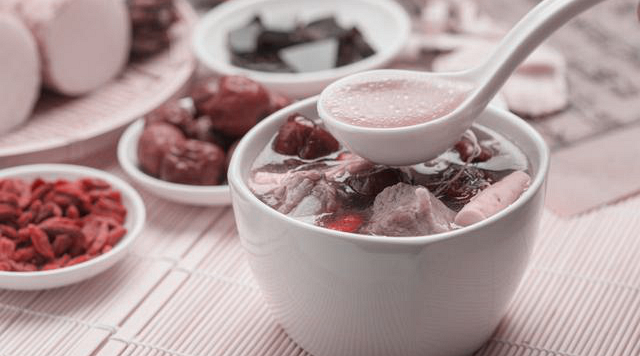 骨碎补煲鸡汤能够治疗骨质疏松吗,猪蹄山药可治骨质疏松吗