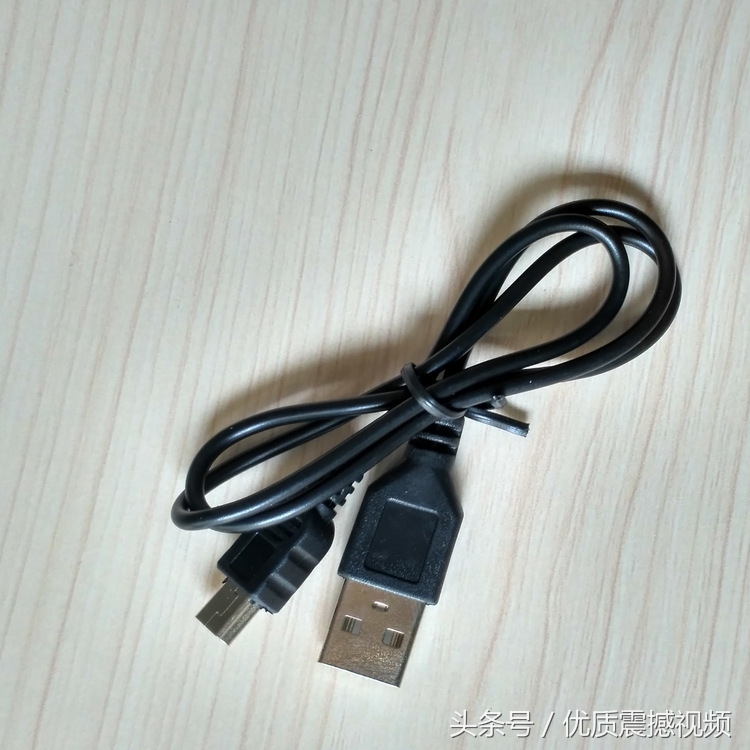 数据线充电孔原理,数据线接口大揭秘