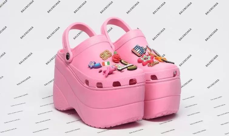 burberry首席创意总监,burberry新任创意总监