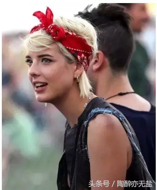 合适减龄少女心的发饰,80年代最流行的女士发饰