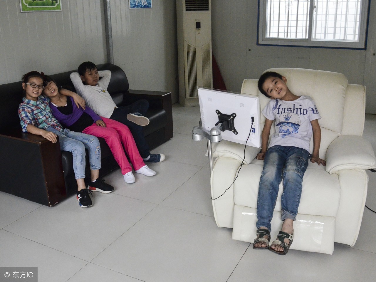 自然科普壁虎为什么会断尾巴,壁虎是怎么掉尾巴的