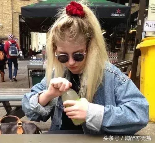 合适减龄少女心的发饰,80年代最流行的女士发饰