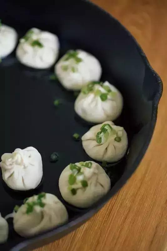 生煎包专用平底锅都能够做什么,用小电锅煎生煎包怎么做